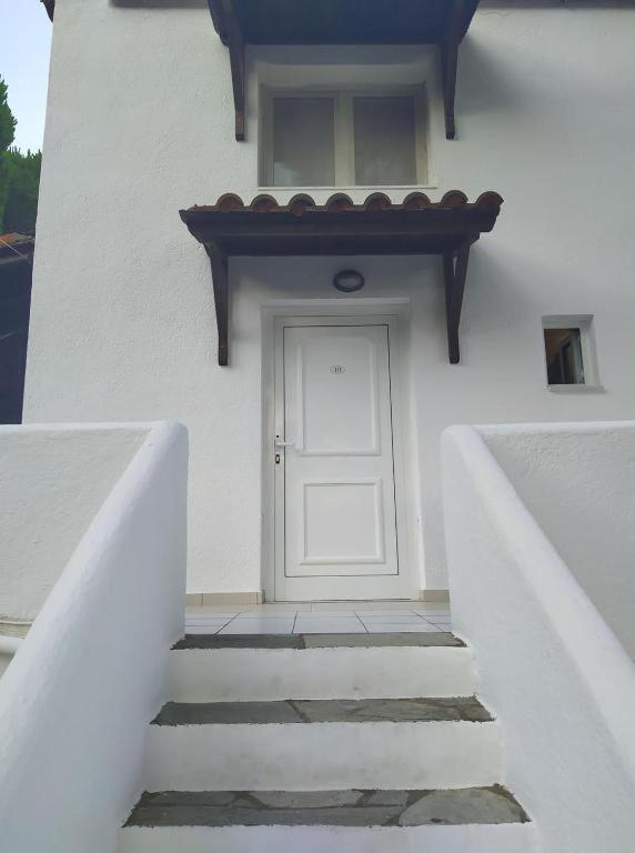 Villa Nikos コウコウナリス エクステリア 写真